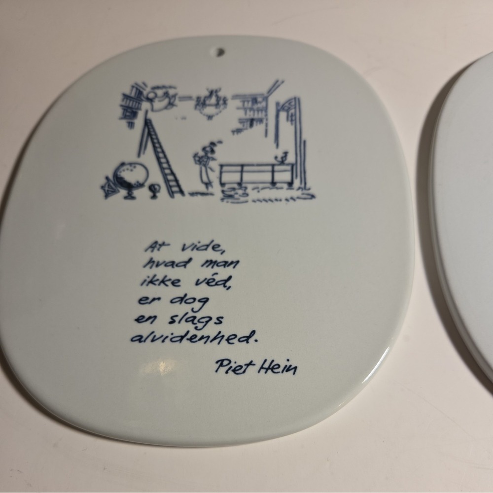 Set/2 VTG Royal Copenhagen Denmark Fajance 1941 Piet Hein Poem Plaques (Danish) - Picture 4 of 7